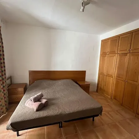 1 Bedroom Seafront In St Julians Apt 3 *